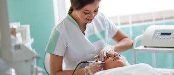 خدمات عيادة دكتور تجميل طبيب ويب